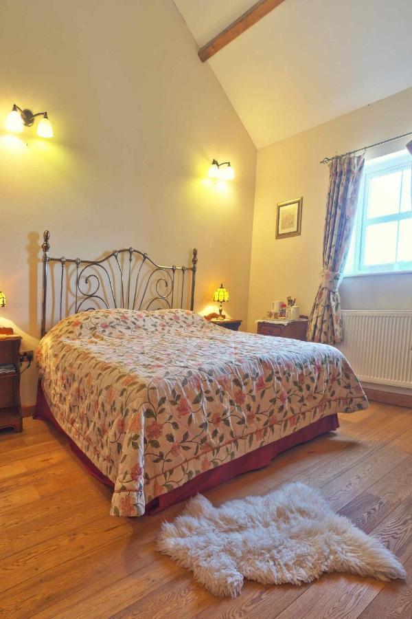 Kidwelly Farmhouse B&B Exterior photo